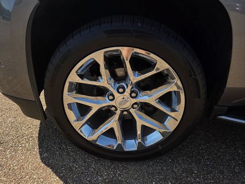 Used 2020 Cadillac Escalade Luxury RWD image 4