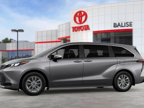 New 2026 Toyota Sienna LE image 3