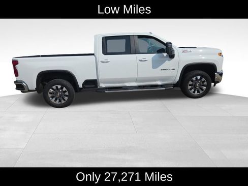 Used 2023 Chevrolet Silverado 2500 LT w/ All Star Edition AWD/4WD image 2