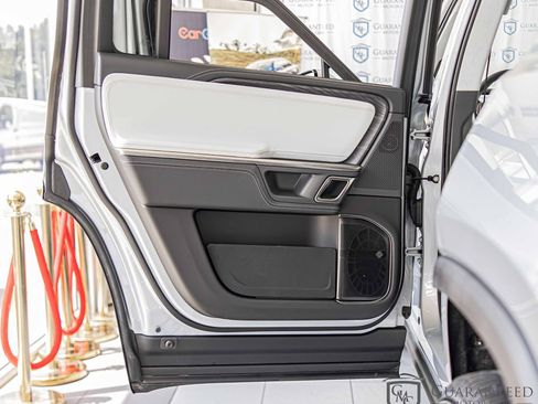 Used 2024 Rivian R1S Adventure image 34