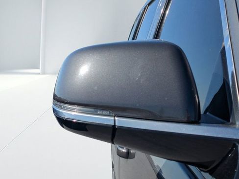 Used 2022 Jeep Wagoneer Series III w/ Premium Group I image 10