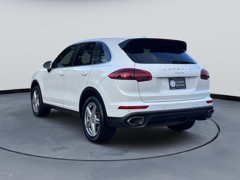 Used 2016 Porsche Cayenne AWD/4WD image 5