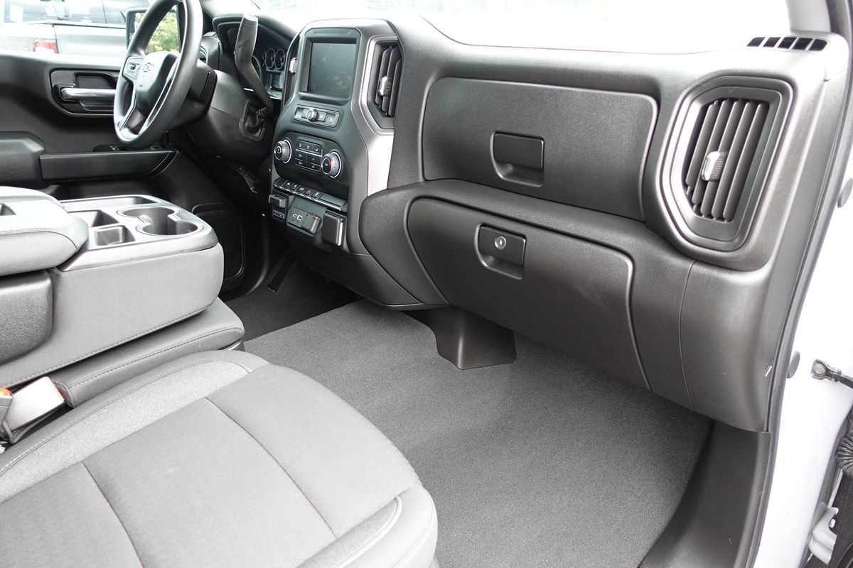 Used 2024 Chevrolet Silverado 1500 Custom w/ Dark Appearance Package AWD/4WD image 37