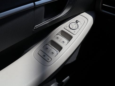Used 2025 Hyundai Sonata SE image 16