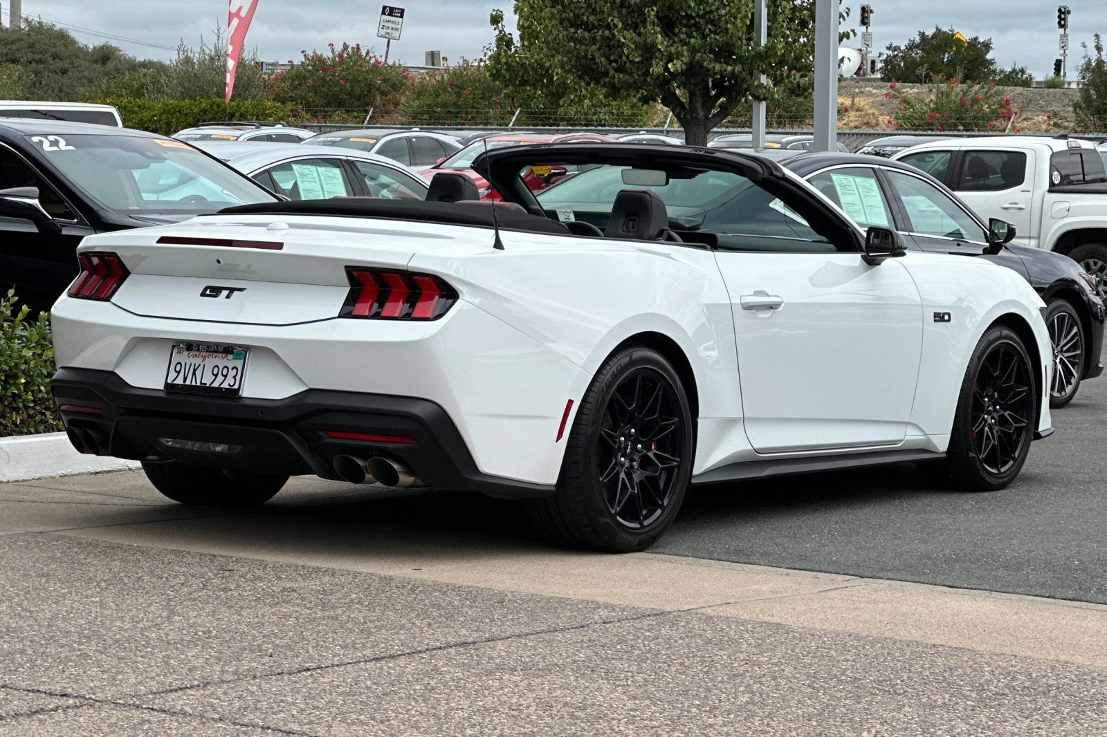 Used 2025 Ford Mustang GT Premium w/ GT Performance Package RWD image 4