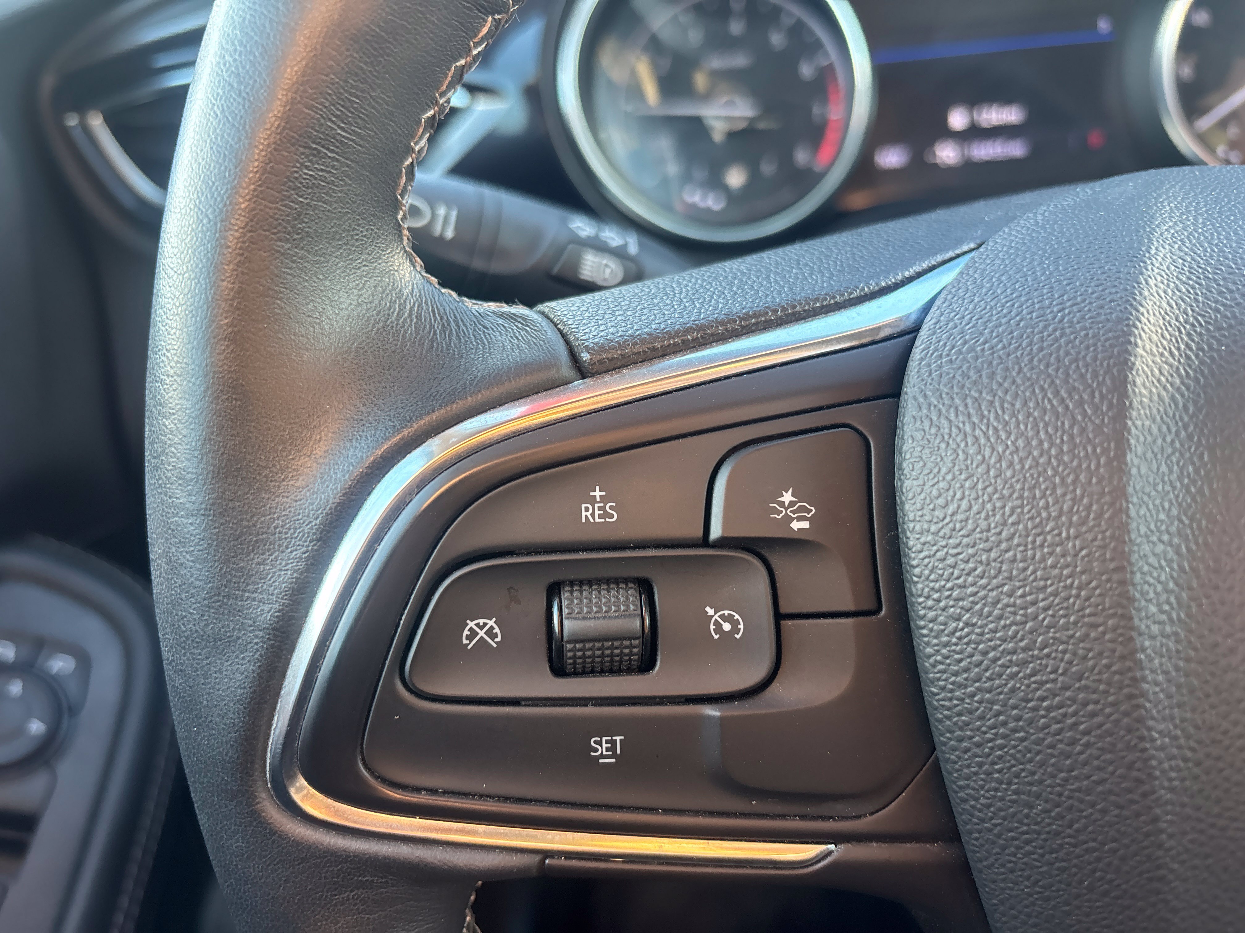 Used 2023 Buick Encore GX Select w/ Sport Touring Package FWD image 15