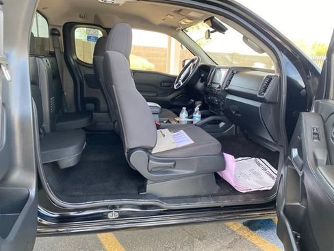 Used 2022 Nissan Frontier S RWD image 6