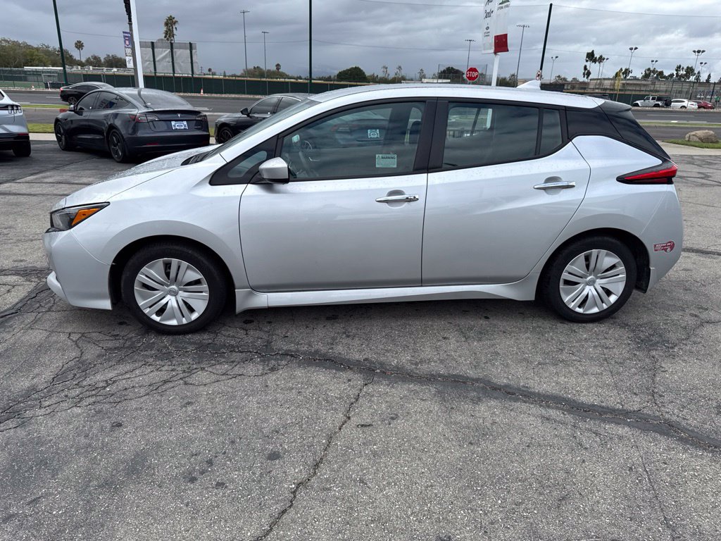 Used 2025 Nissan Leaf S FWD image 5