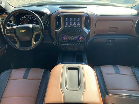Used 2022 Chevrolet Silverado 1500 High Country AWD/4WD image 19