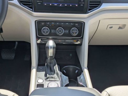 Certified 2022 Volkswagen Atlas SE image 21