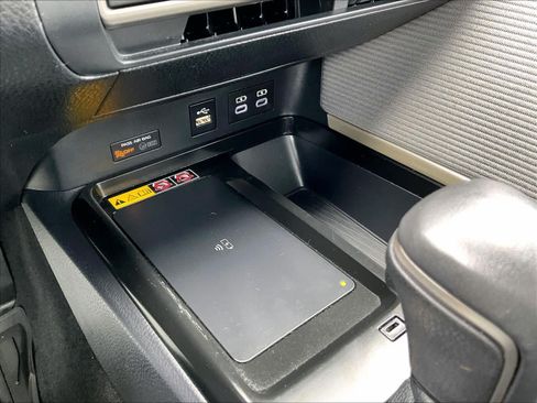 Used 2025 Toyota Camry SE w/ Convenience Package AWD/4WD image 36