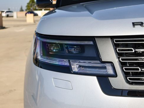 New 2025 Land Rover Range Rover SE image 15