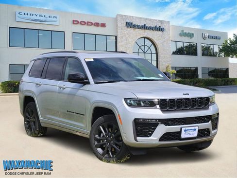 New 2026 Jeep Grand Cherokee L Limited AWD/4WD image 1