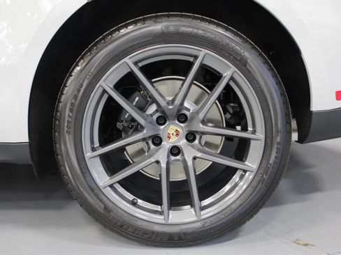 New 2026 Porsche Macan Turbo image 12