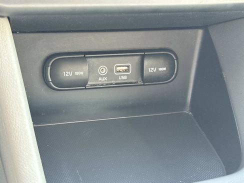 Used 2018 Kia Niro LX FWD image 25