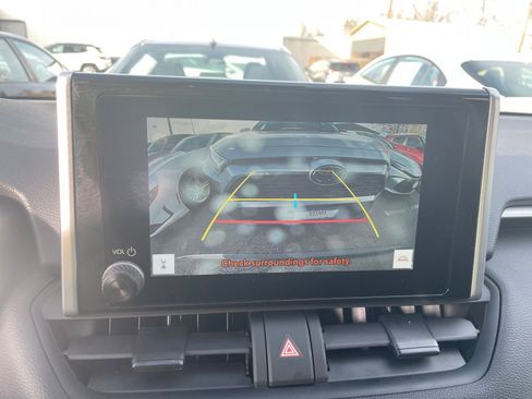 Used 2025 Toyota RAV4 XLE image 17