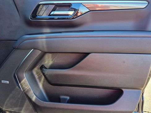 Used 2025 Chevrolet Tahoe RST w/ Comfort Package image 43