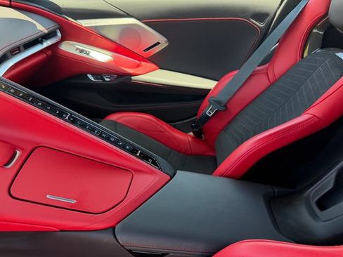 Used 2022 Chevrolet Corvette Stingray Premium Conv w/ Z51 Performance Package RWD image 18