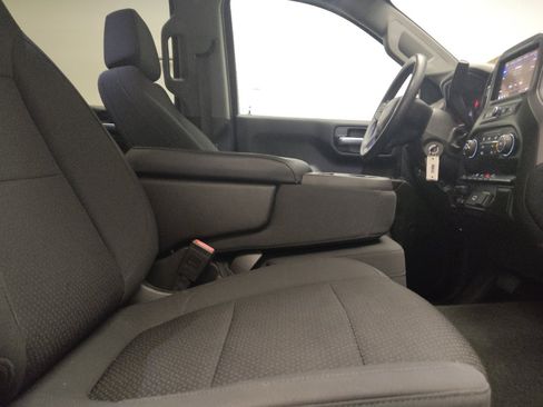 Used 2020 Chevrolet Silverado 1500 Custom Trail Boss w/ Custom Convenience Package AWD/4WD image 21