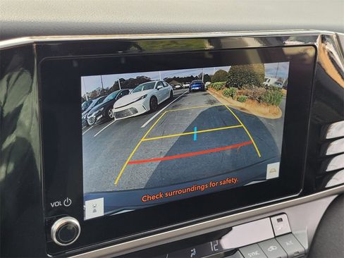 Used 2025 Toyota Camry LE image 19