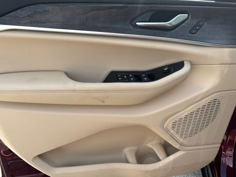 Used 2025 Jeep Grand Cherokee L Limited image 10