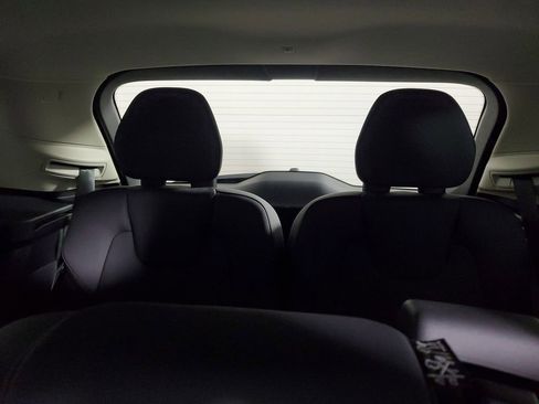 Certified 2025 Volvo XC90 B6 Plus image 17