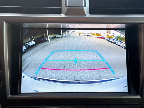 Used 2017 Lexus GX 460 image 31