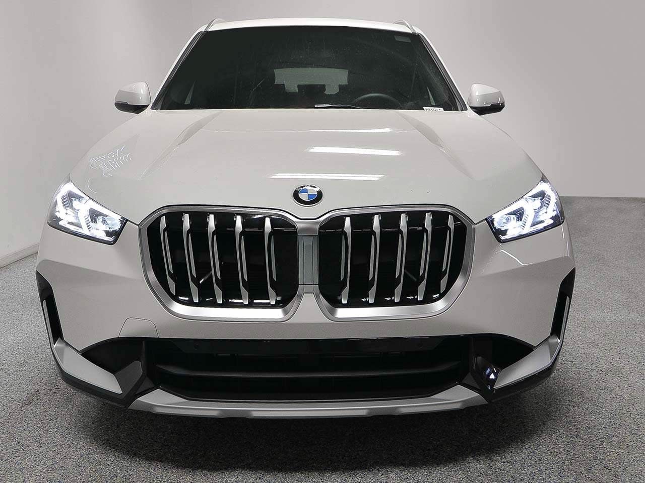 Used 2026 BMW X1 xDrive28i w/ Convenience Package AWD/4WD image 2