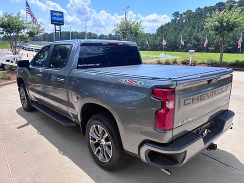 Used 2021 Chevrolet Silverado 1500 RST w/ LPO, Blackout Package AWD/4WD image 13