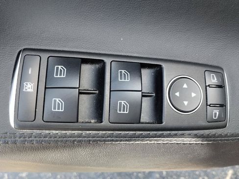 Used 2013 Tesla Model S RWD image 29