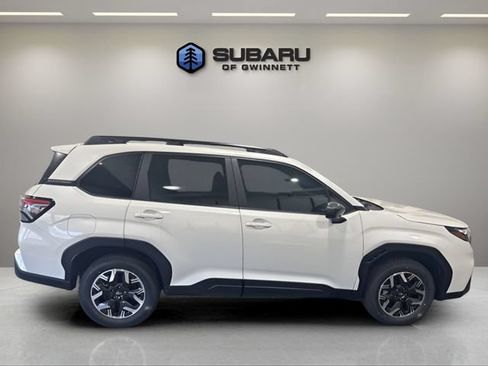 Used 2026 Subaru Forester Premium w/ Premium/Limited Package AWD/4WD image 3