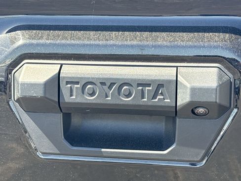 Used 2024 Toyota Tacoma SR5 AWD/4WD image 28