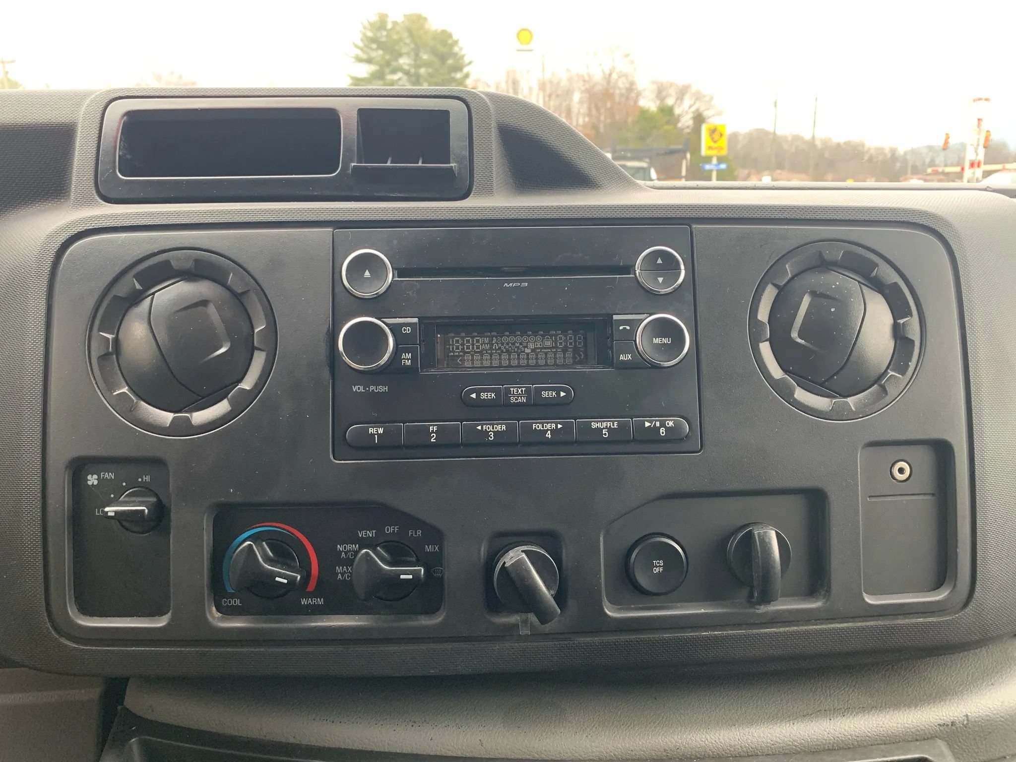 Used 2014 Ford E-350 and Econoline 350 Extended Super Duty w/ Insulation Package RWD image 14