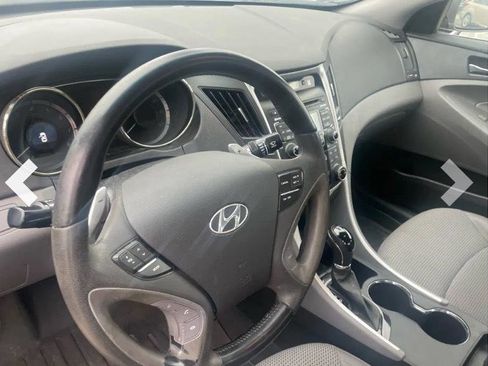 Used 2011 Hyundai Sonata SE FWD image 3