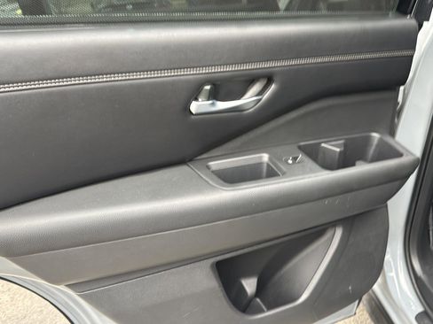 Used 2023 Nissan Pathfinder Platinum image 27