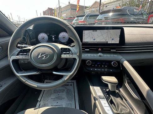 Used 2023 Hyundai Elantra SEL w/ Convenience Package FWD image 11