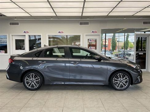 Used 2023 Kia Forte GT-Line w/ GT-Line Premium Package FWD image 4