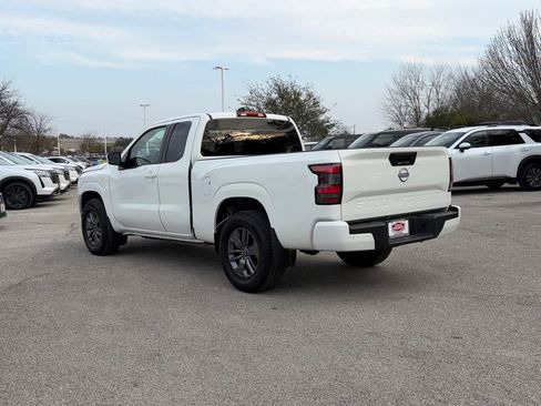 Used 2025 Nissan Frontier SV image 6