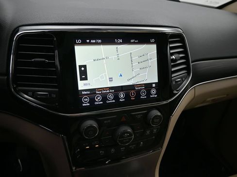 Used 2020 Jeep Grand Cherokee Limited AWD/4WD image 17