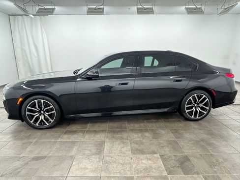 Used 2023 BMW 760i xDrive w/ Executive Package image 2
