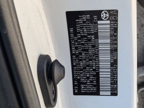 Used 2018 Toyota Corolla SE image 18