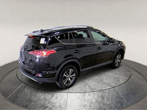 Used 2016 Toyota RAV4 XLE FWD image 2