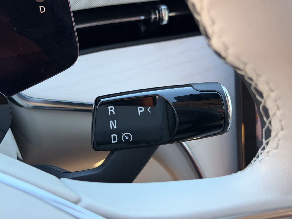 Certified 2025 Volvo EX90 Ultra AWD/4WD image 37
