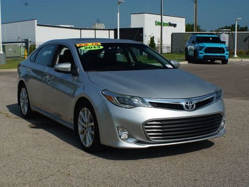 Used 2013 Toyota Avalon Limited FWD image 2