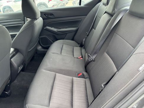 Used 2025 Nissan Altima 2.5 SV FWD image 24