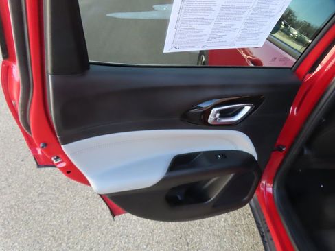 Used 2024 Jeep Compass Limited image 32