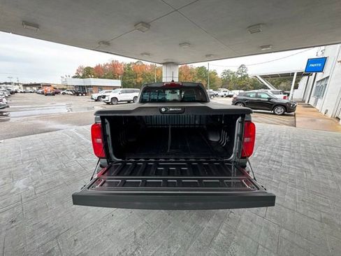 Used 2021 Chevrolet Colorado Z71 image 9