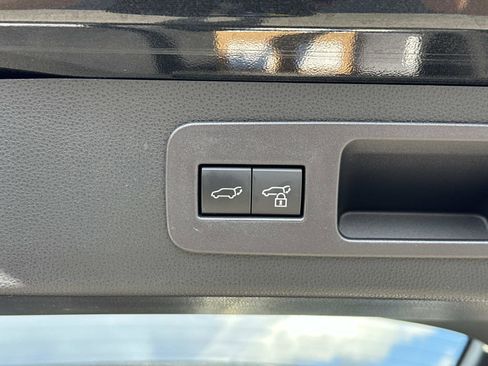 Used 2024 Lexus LX 600 4WD w/ Luxury Package image 13