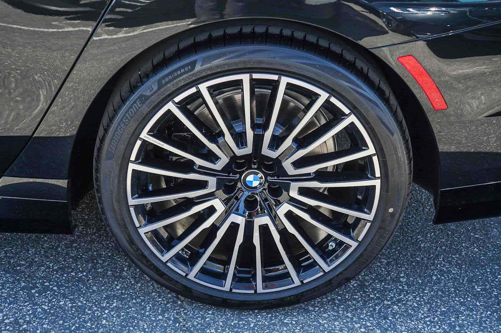 New 2027 BMW 740i RWD image 11