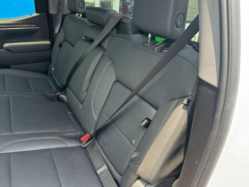 Used 2025 GMC Sierra 1500 SLT image 14